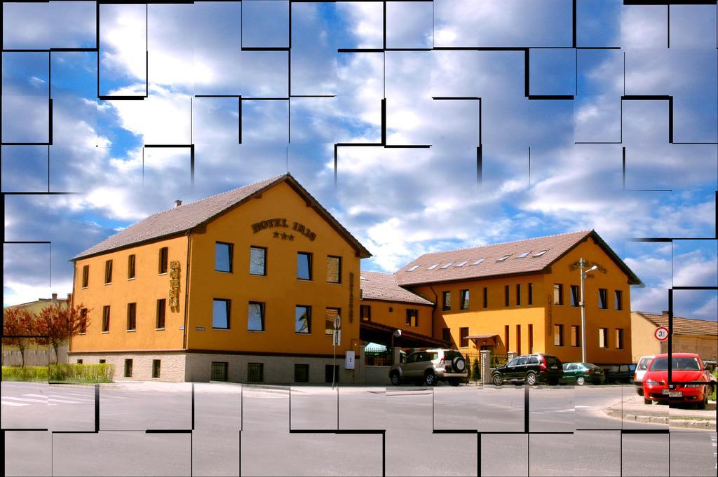 Hotel Iris Arad Exterior photo